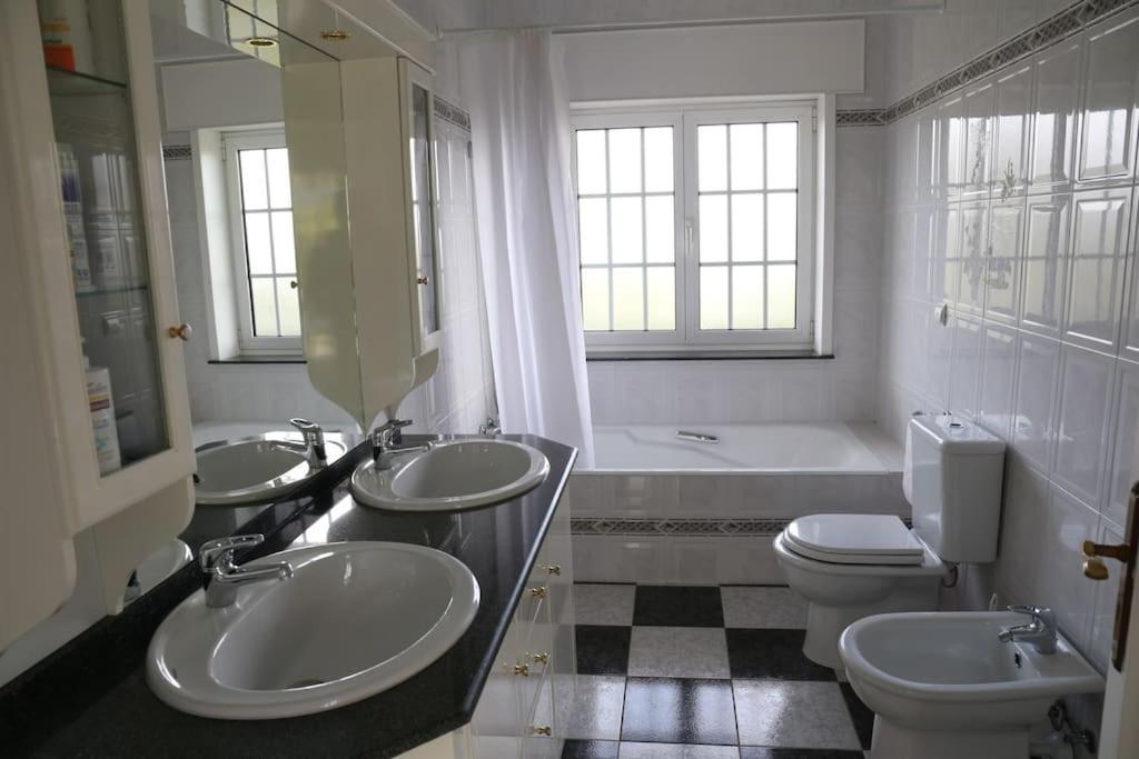 Maison Familiale De Caractere Avec Piscine Padronelo Luaran gambar